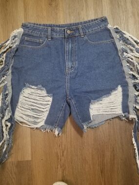 Denim Distressed Fringe High-Waist Women’s Shorts - Blue